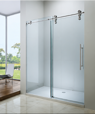 Pintu kaca geser pada area shower dengan rel di bagian atas